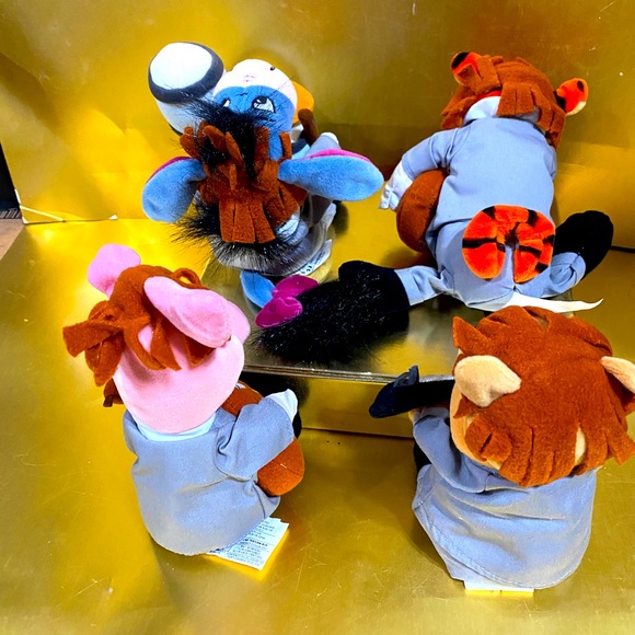 DISNEY STORE EXCLUSIVE NWT VTG WINNIE THE POOH 1984 ROCK BAND BEAN BAG PLUSH (4) - Picture 13 of 13